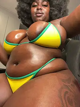 Snapshot of Honeycoco0211 chatting on May 9, 2:00 pm Honeycoco0211 online show from May 9, 2:00 pm