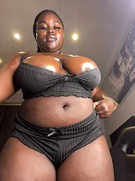 Snapshot of Honeycoco0211 chatting on June 2, 8:33 pm Honeycoco0211 online show from June 2, 8:33 pm