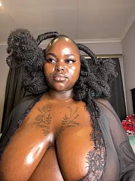Snapshot of Honeycoco0211 chatting on June 5, 8:58 pm Honeycoco0211 online show from June 5, 8:58 pm