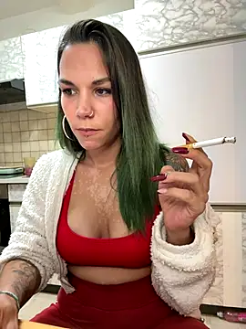 Lady Knaller online show from October 5, 7:23 pm