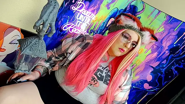 Snapshot of Blakelytgirl chatting on May 15, 5:20 pm Blakelytgirl online show from May 15, 5:20 pm