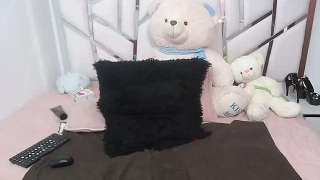 celestesouzalatin online show from September 12, 2:22 am