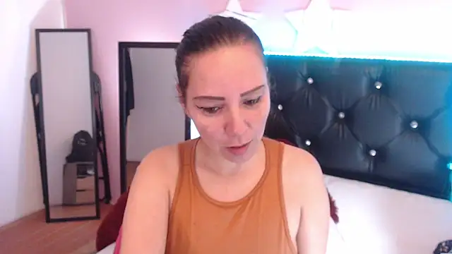 camila delarosa online show from November 16, 12:33 pm