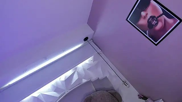 Dalila Thoms online show from January 16, 4:28 pm