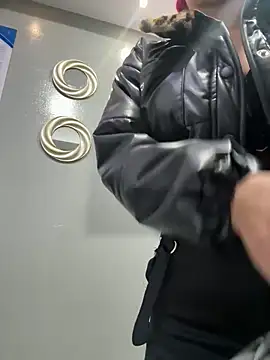 Dalila Thoms online show from February 3, 9:30 am