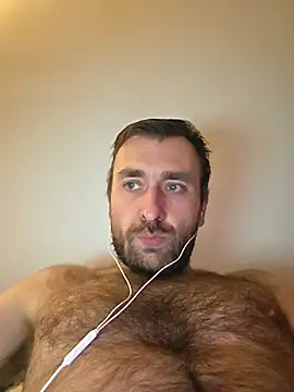 Snapshot of TIGERRR86 chatting on February 28, 10:55 pm TIGERRR86 online show from February 28, 10:55 pm