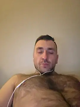 Snapshot of TIGERRR86 chatting on March 8, 9:40 pm TIGERRR86 online show from March 8, 9:40 pm