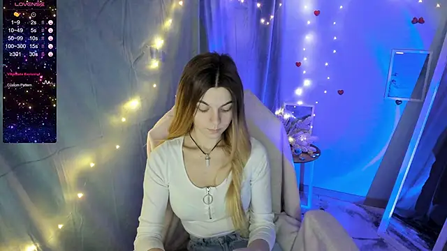 Snapshot of Sweet_me_ chatting on February 4, 12:11 pm Sweet me online show from February 4, 12:11 pm