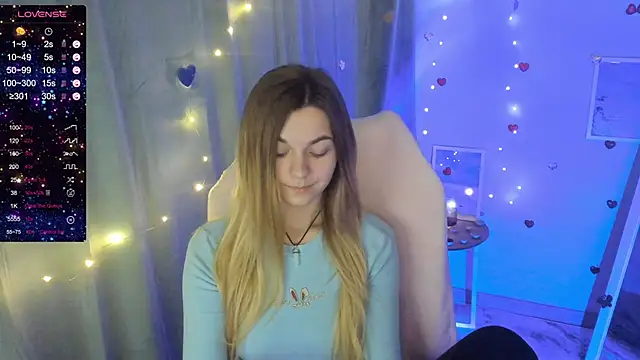Snapshot of Sweet_me_ chatting on March 12, 10:16 am Sweet me online show from March 12, 10:16 am