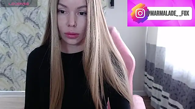 Snapshot of Marmalade_Fox chatting on May 4, 5:36 am Marmalade Fox online show from May 4, 5:36 am
