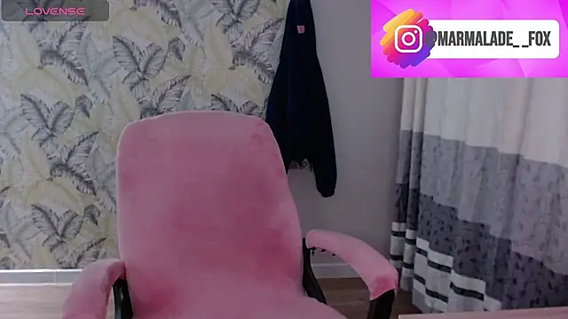 Snapshot of Marmalade_Fox chatting on May 11, 2:45 pm Marmalade Fox online show from May 11, 2:45 pm