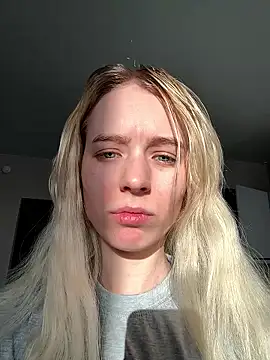 Crayzy Luv online show from January 14, 10:10 am