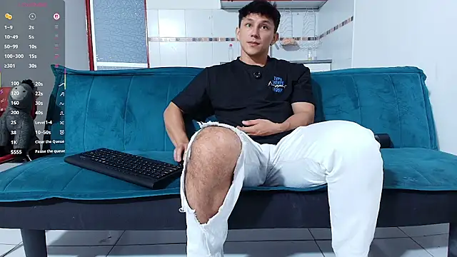 Snapshot of jacques_cardiet chatting on July 22, 5:49 pm jacques cardiet online show from July 22, 5:49 pm
