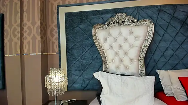 Snapshot of Janna_Rousse_ chatting on October 29, 11:45 am Janna Rousse online show from October 29, 11:45 am