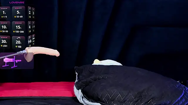 darkydolly  online show from December 17, 7:40 am