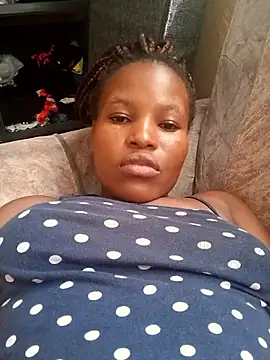 Snapshot of petite_babe chatting on May 12, 11:18 am petite babe online show from May 12, 11:18 am