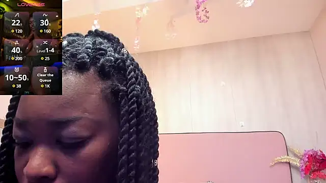 Snapshot of ShairaCoxx chatting on December 7, 12:13 pm ShairaCoxx online show from December 7, 12:13 pm