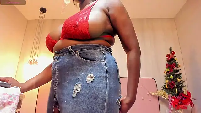 Snapshot of ShairaCoxx chatting on December 23, 1:13 pm ShairaCoxx online show from December 23, 1:13 pm