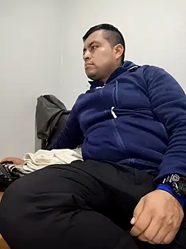 Potro23hotzen online show from January 3, 9:05 pm