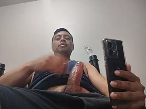 Snapshot of Potro23hotzen chatting on July 17, 4:45 pm Potro23hotzen online show from July 17, 4:45 pm