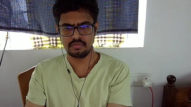 The SHY uncut online show from November 24, 4:45 am