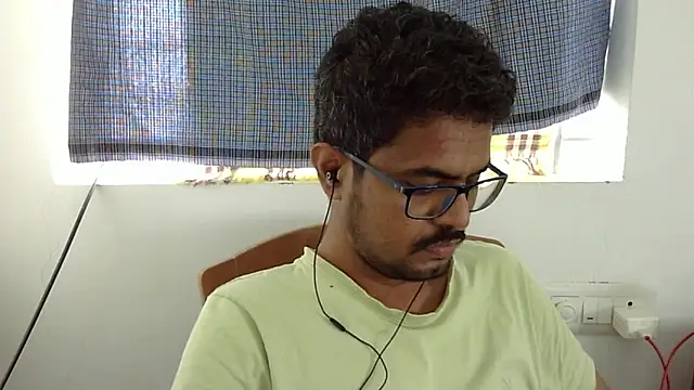 The SHY uncut online show from December 21, 10:11 am