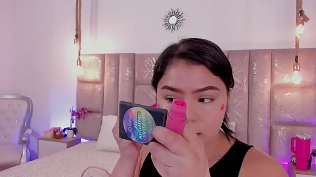 Snapshot of Oriana_Guzman chatting on July 10, 12:37 am Oriana Guzman online show from July 10, 12:37 am