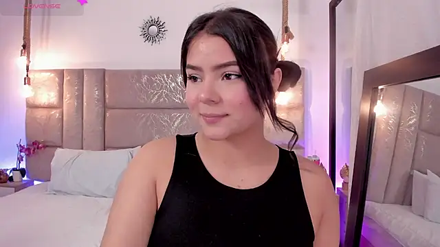 Snapshot of Oriana_Guzman chatting on July 17, 11:42 pm Oriana Guzman online show from July 17, 11:42 pm