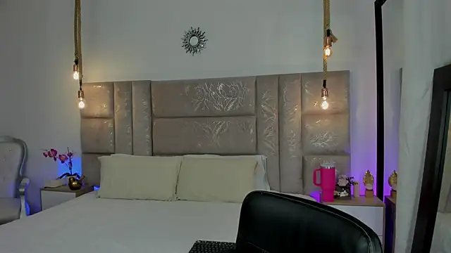 Snapshot of Oriana_Guzman chatting on July 26, 10:38 pm Oriana Guzman online show from July 26, 10:38 pm