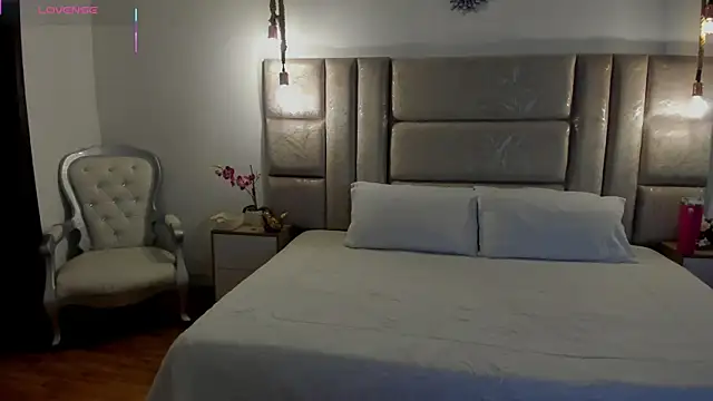 Snapshot of Oriana_Guzman chatting on July 29, 11:03 pm Oriana Guzman online show from July 29, 11:03 pm
