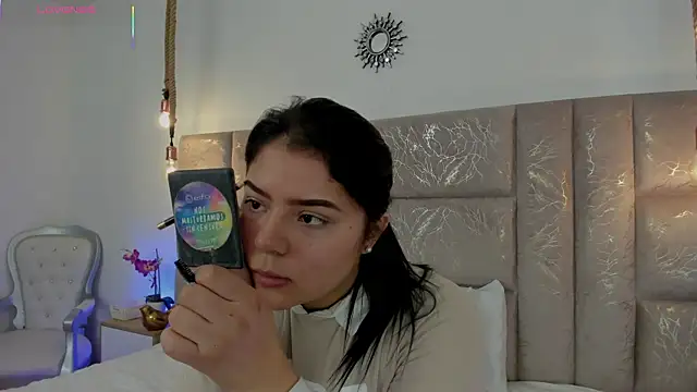 Snapshot of Oriana_Guzman chatting on August 5, 10:01 pm Oriana Guzman online show from August 5, 10:01 pm