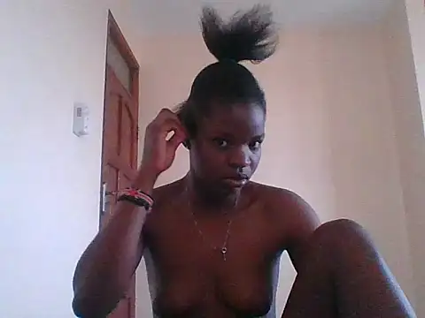 Snapshot of hotgal1112 chatting on September 17, 7:43 am hotgal1112 online show from September 17, 7:43 am