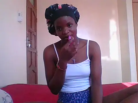 Snapshot of hotgal1112 chatting on October 1, 12:33 pm hotgal1112 online show from October 1, 12:33 pm