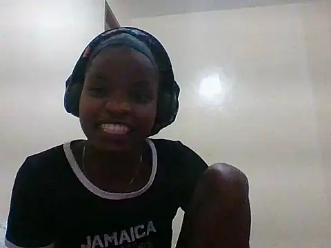 Snapshot of hotgal1112 chatting on October 3, 8:39 pm hotgal1112 online show from October 3, 8:39 pm