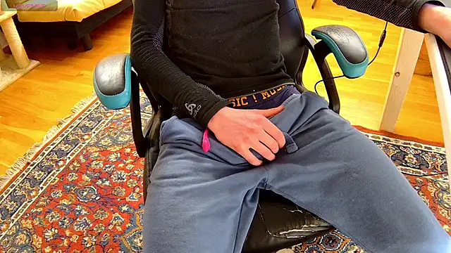 yourbrittyboy69 online show from February 5, 8:57 pm