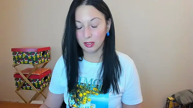Snapshot of Wife4Cuck chatting on June 3, 1:14 pm Wife4Cuck online show from June 3, 1:14 pm