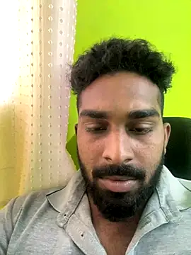 Snapshot of Handsomehunk_4U chatting on December 5, 10:12 am Handsomehunk 4U online show from December 5, 10:12 am