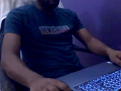 Snapshot of akinston chatting on July 12, 5:31 am akinston online show from July 12, 5:31 am
