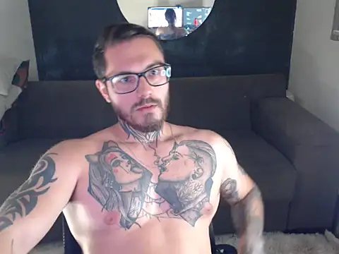 Snapshot of clark_r chatting on September 24, 6:55 pm clark r online show from September 24, 6:55 pm