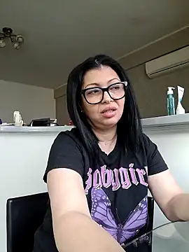 Milf Abigail online show from June 15, 4:04 am