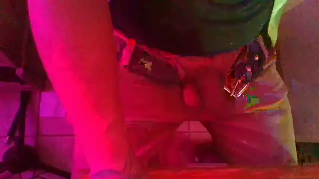 AlanDickson online show from December 16, 4:28 am