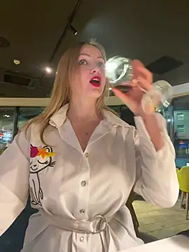 Snapshot of LadyTatiana_Madam chatting on February 15, 8:22 pm LadyTatiana Madam online show from February 15, 8:22 pm