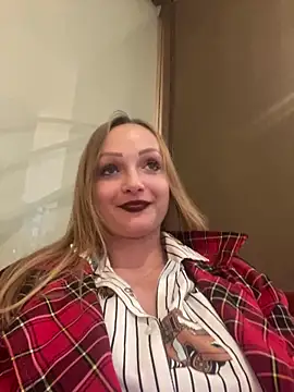 Snapshot of LadyTatiana_Madam chatting on September 27, 4:45 pm LadyTatiana Madam online show from September 27, 4:45 pm