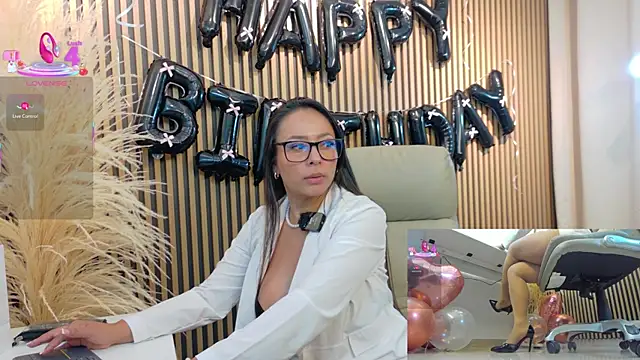 Snapshot of lulu_072 chatting on November 12, 12:11 am lulu 072 online show from November 12, 12:11 am