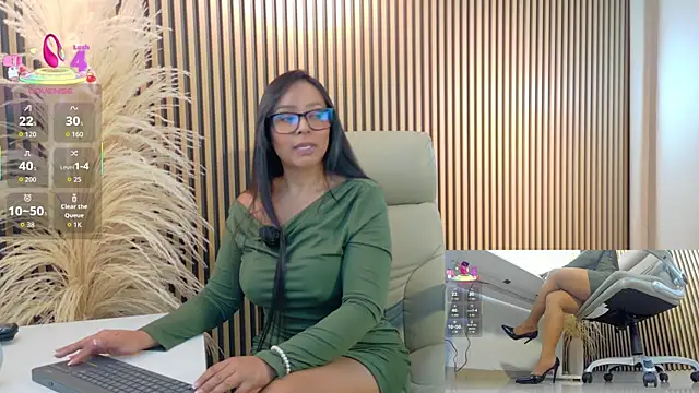 Snapshot of lulu_072 chatting on November 25, 12:10 am lulu 072 online show from November 25, 12:10 am