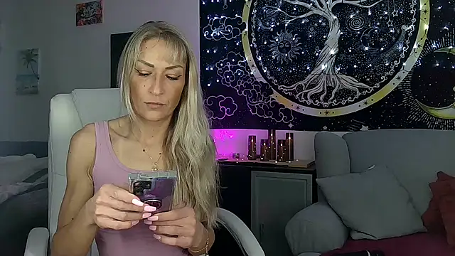 SexxyLiviaa online show from January 24, 6:35 pm