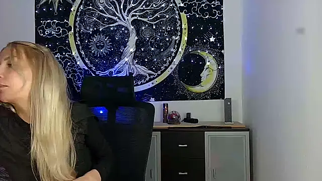 SexxyLiviaa online show from April 24, 2:25 am