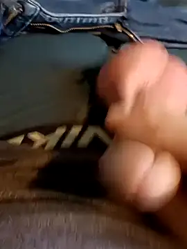 Snapshot of massive_cum chatting on July 2, 2:12 pm massive cum online show from July 2, 2:12 pm