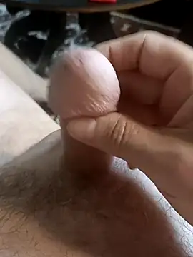 Snapshot of massive_cum chatting on July 16, 1:50 pm massive cum online show from July 16, 1:50 pm