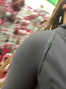 MelSaunders online show from December 10, 11:30 pm